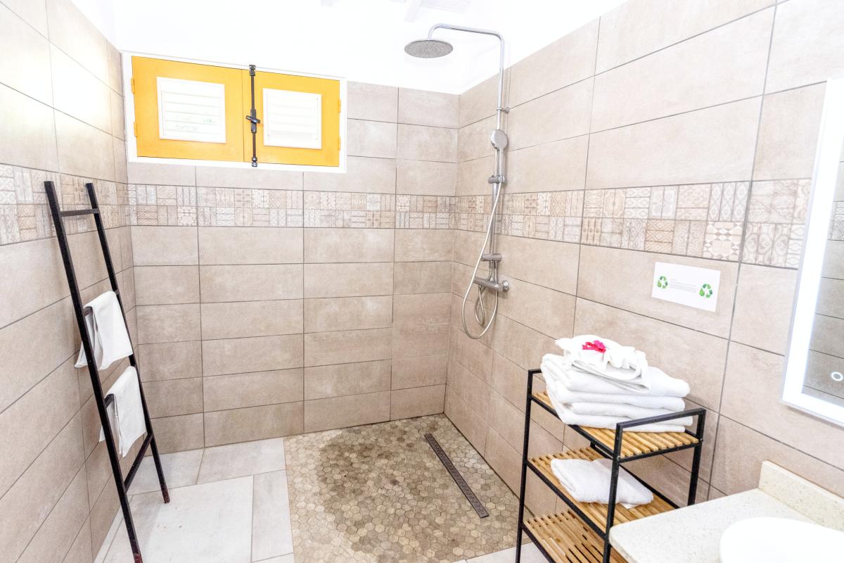 26.Location villa piscine Marie Galante Guadeloupe_Chambre 1